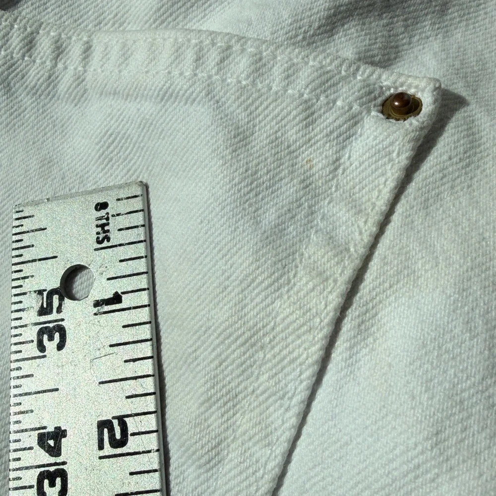 Zara Cut Off Distressed White Denim Jeans Women’s Size 6